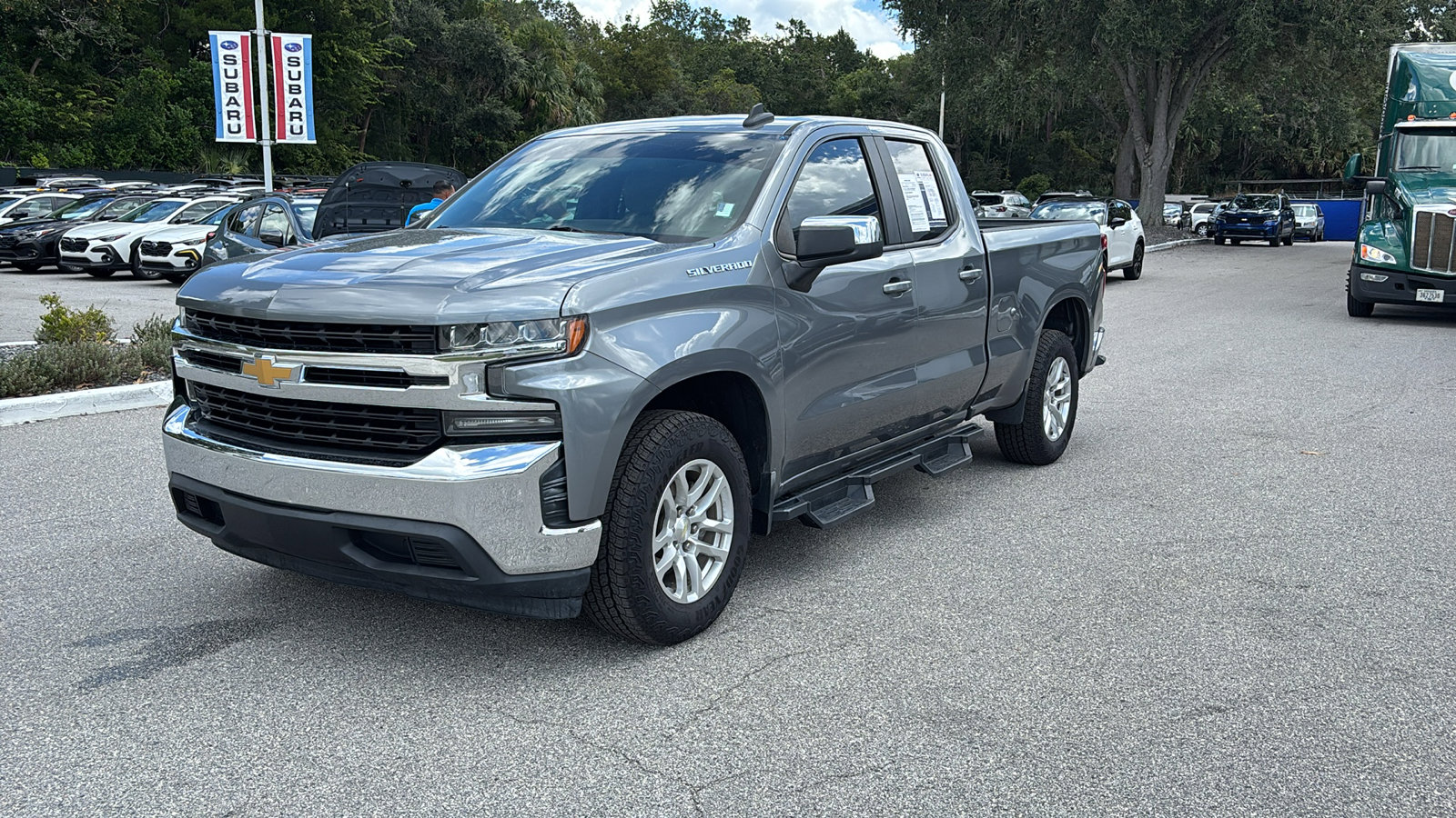 2020 Chevrolet Silverado 1500 LT photo 2