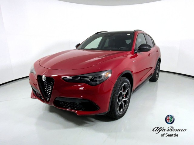 2025 Alfa Romeo Stelvio Veloce