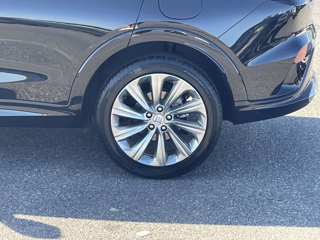 2024 Buick Envista Avenir photo 10