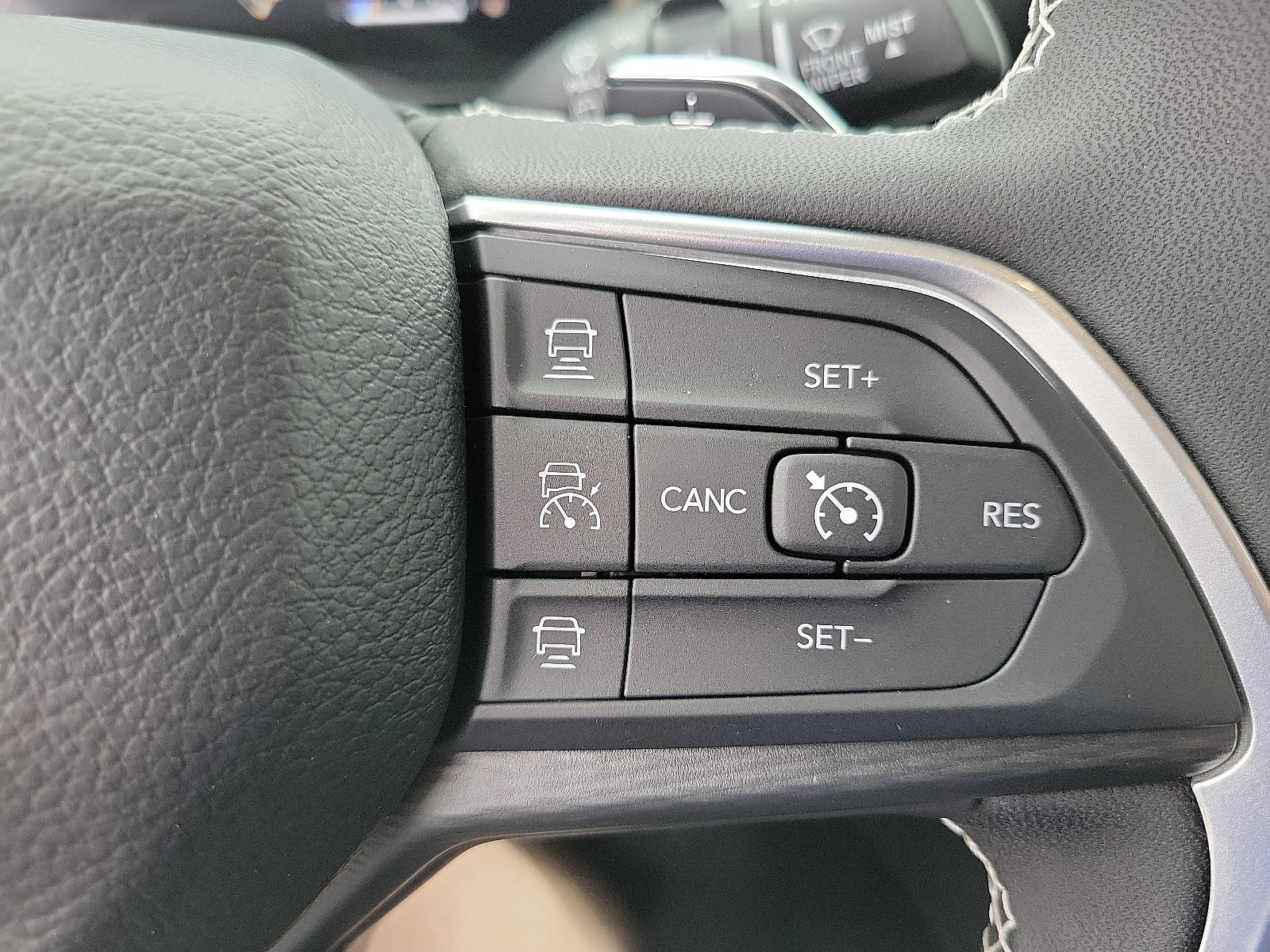 2025 Jeep Grand Cherokee Laredo photo 4
