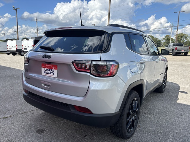 2026 Jeep Compass Latitude photo 2