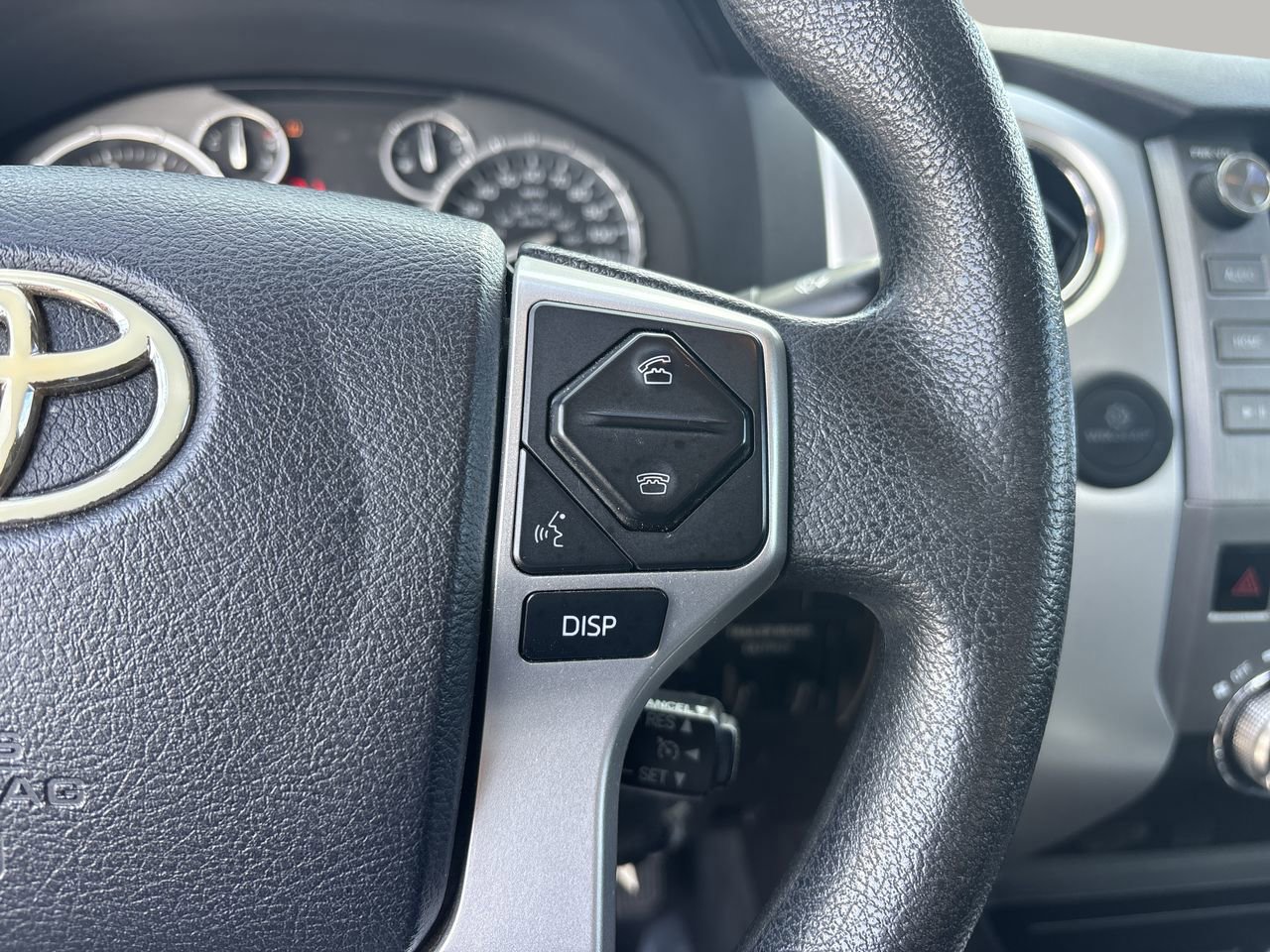 2016 Toyota Tundra SR5 photo 25