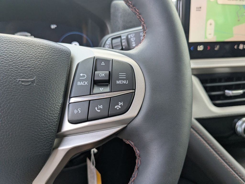 2025 Ford Explorer photo 31