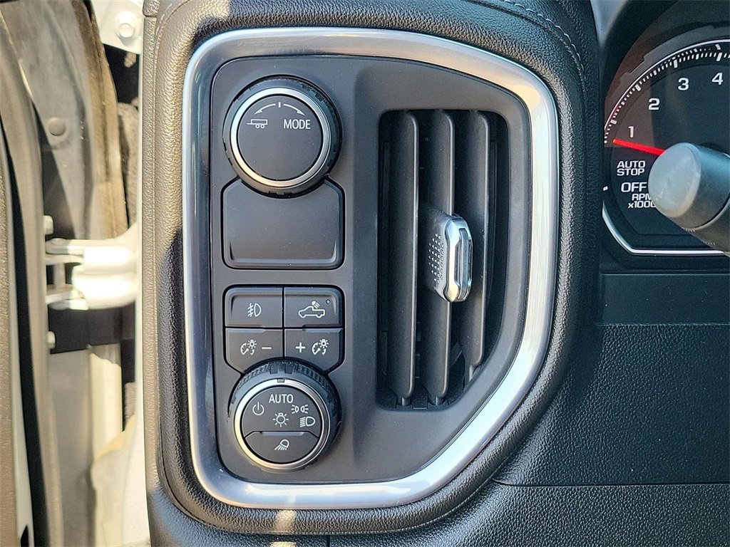 2022 Chevrolet Silverado 1500 RST photo 10