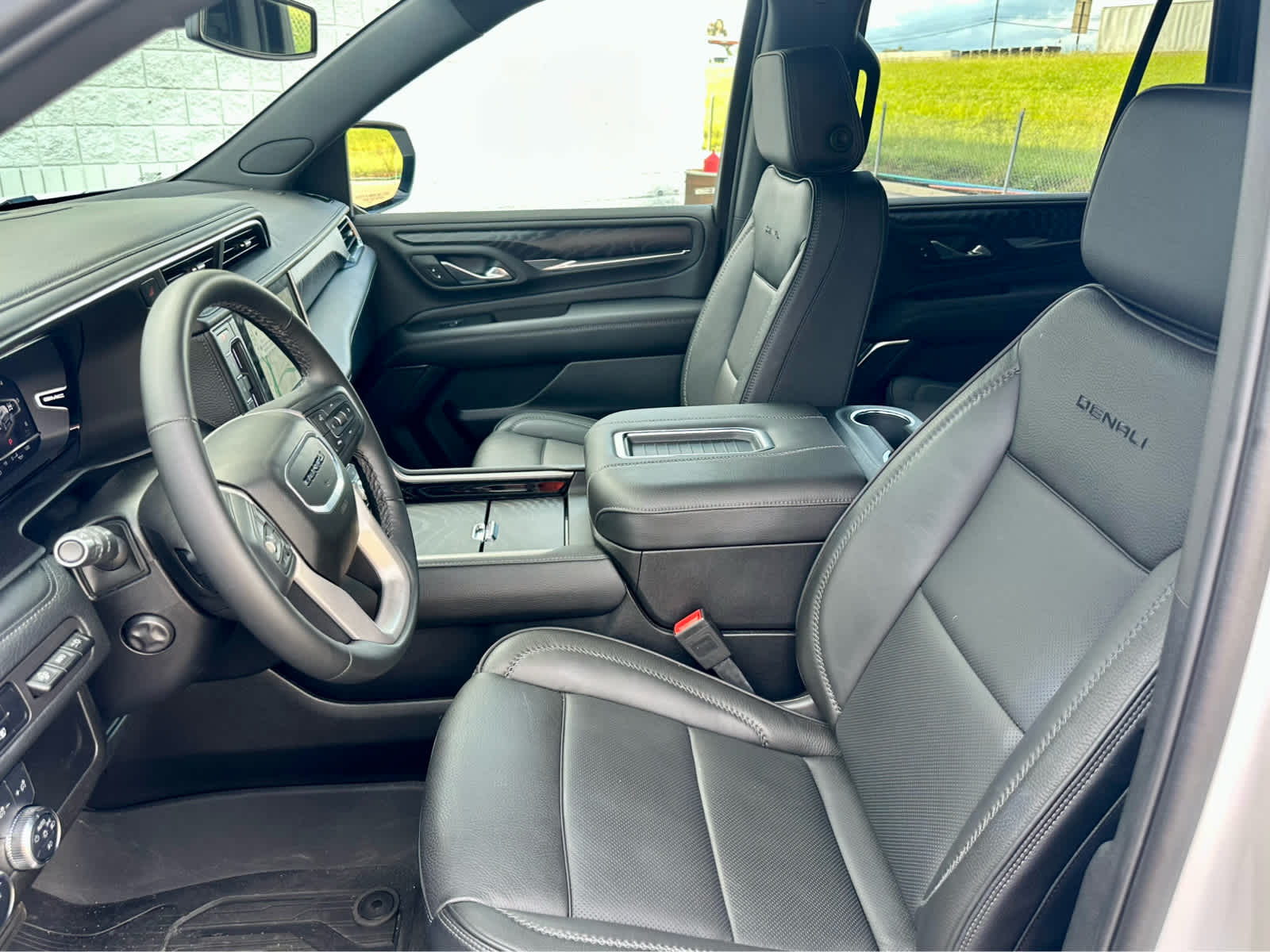 2024 Gmc Yukon Denali photo 11