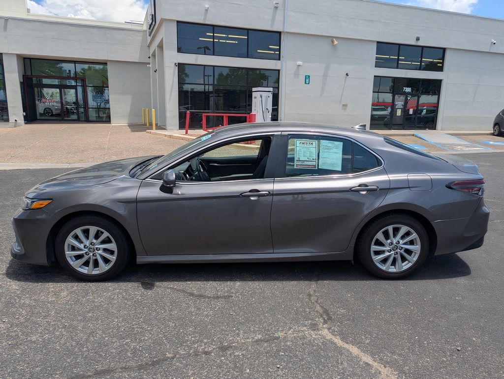 2023 Toyota Camry LE photo 6