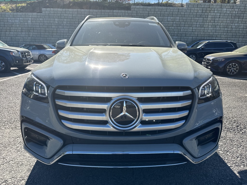 2025 Mercedes Benz GLS 580 4MATIC photo 2