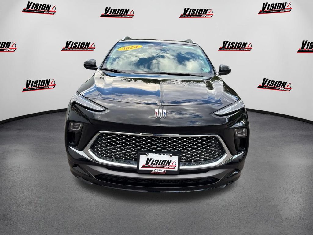 2024 Buick Encore GX Avenir photo 2