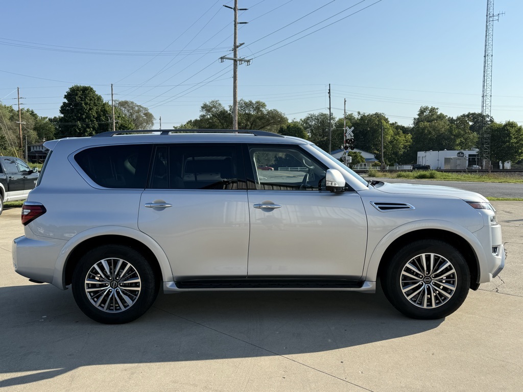 2023 Nissan Armada SL photo 6