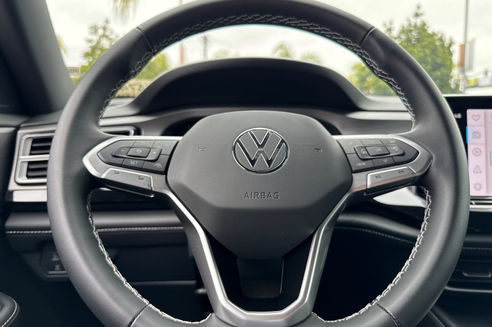 2025 Volkswagen Atlas Cross Sport SE photo 22