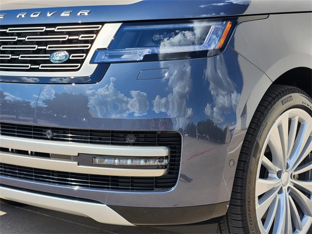 2025 Land Rover Range Rover SE photo 4