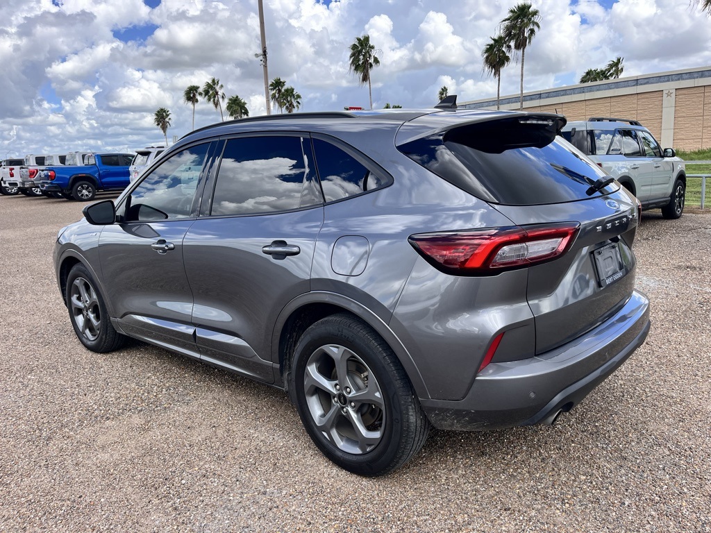 2023 Ford Escape ST-Line photo 4