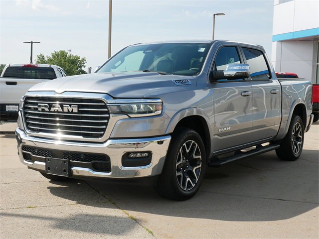 2025 Ram 1500 Laramie photo 3