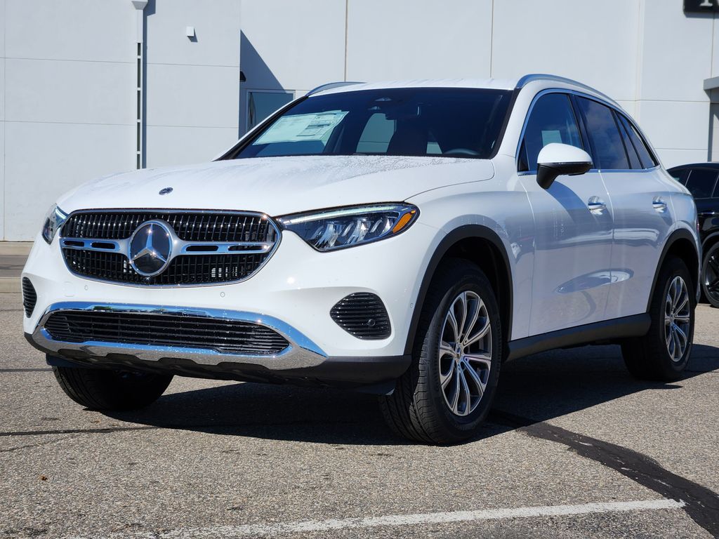 2026 Mercedes Benz GLC 300 4MATIC photo 3