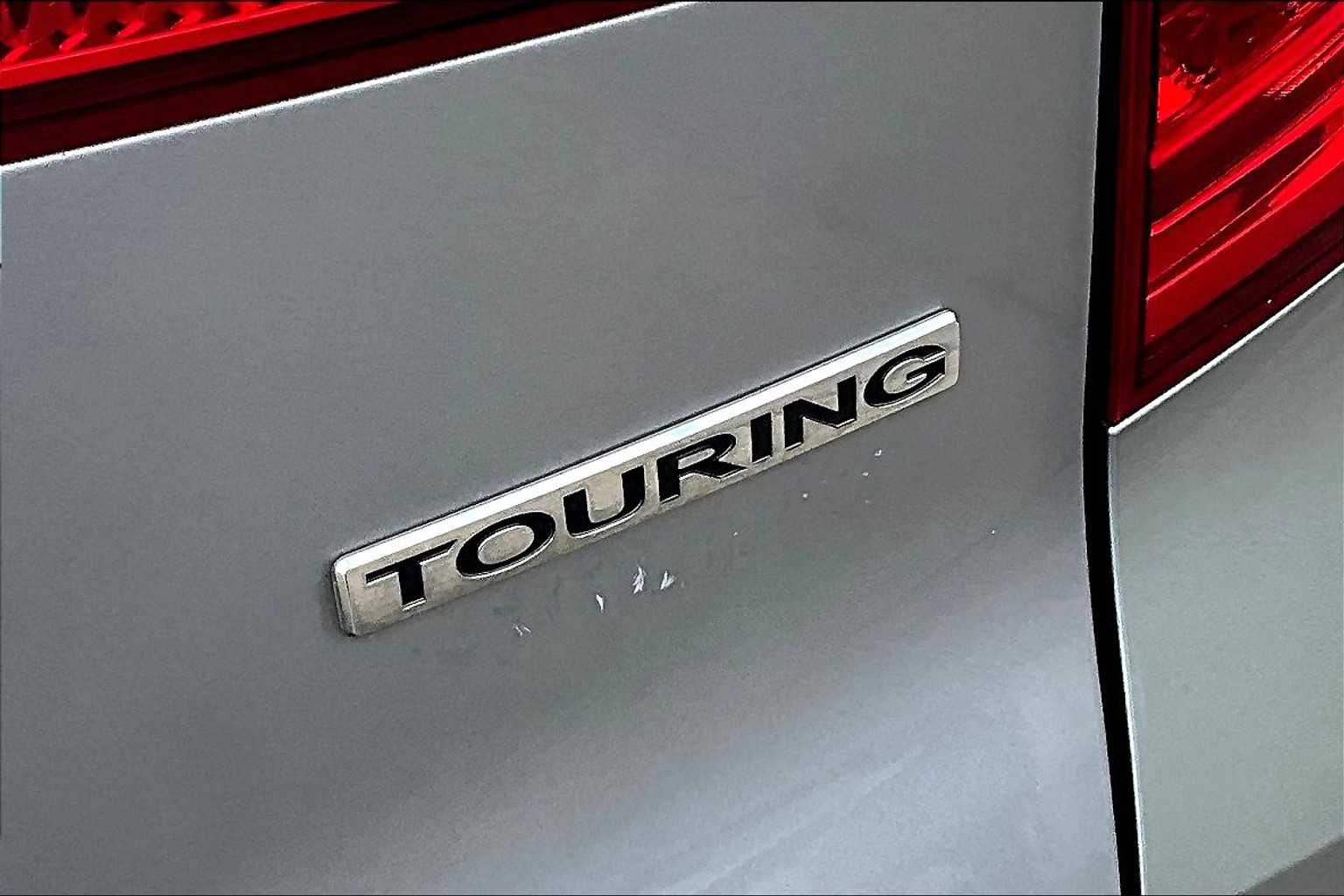 2018 Honda Pilot Touring photo 9