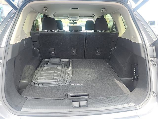 2024 Nissan Rogue SV photo 11