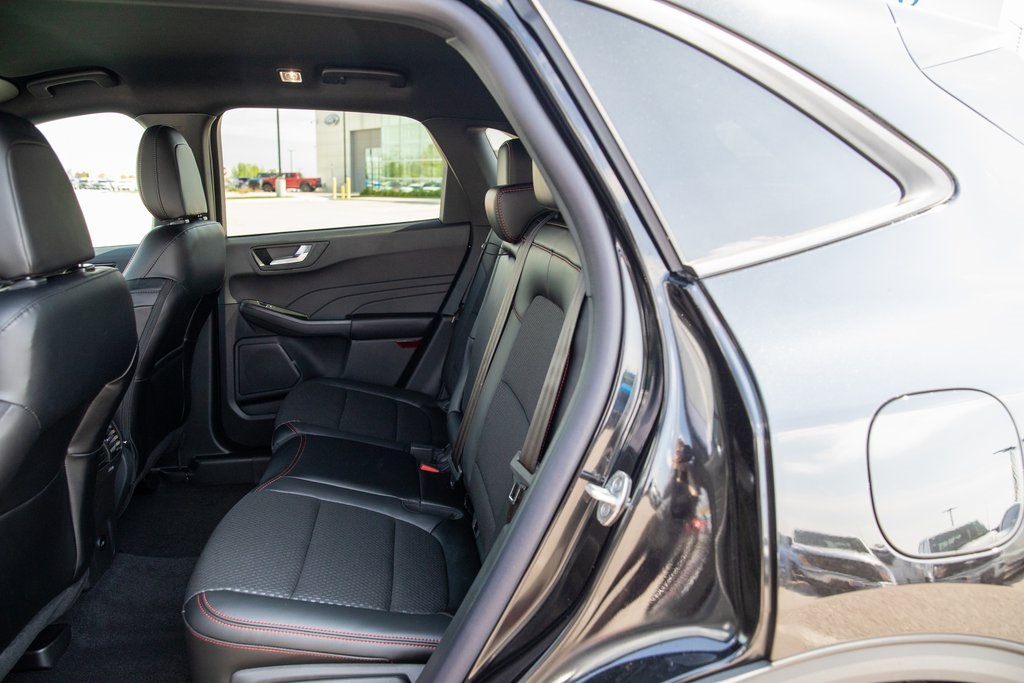 2025 Ford Escape ST-Line photo 16