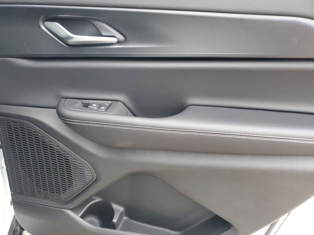 2025 Jeep Grand Cherokee Laredo Altitude photo 38