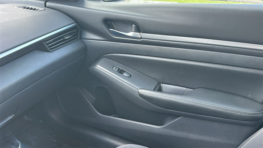 2022 Nissan Altima 2.5 SV photo 26