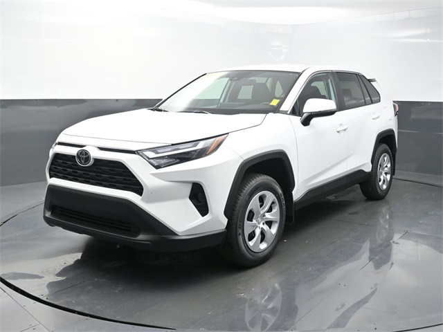 2025 Toyota RAV4 LE photo 3
