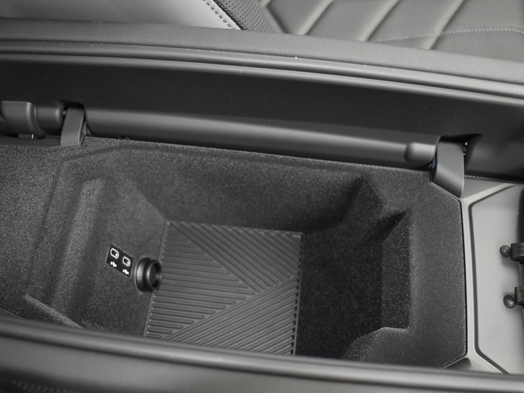 2026 Bmw 740i photo 25
