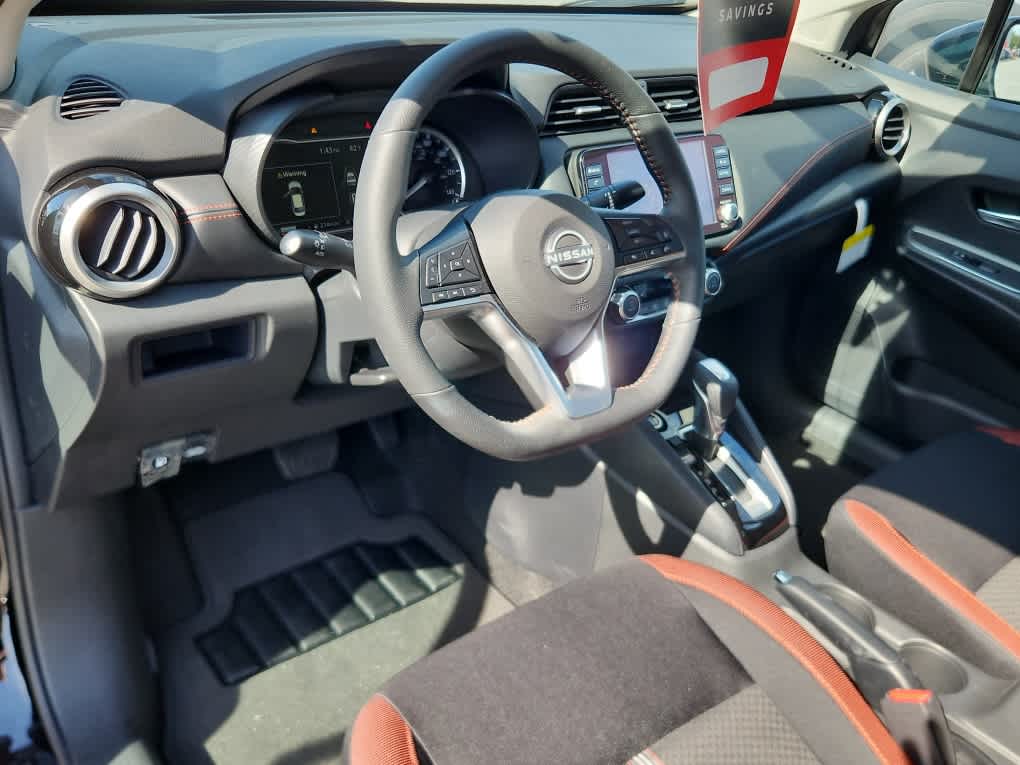 2025 Nissan Versa SR photo 11