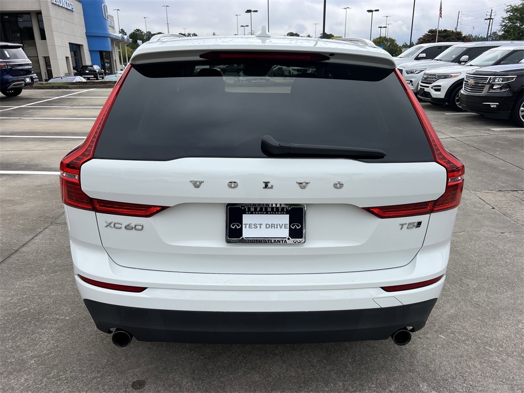2019 Volvo XC60 T5 Momentum photo 4
