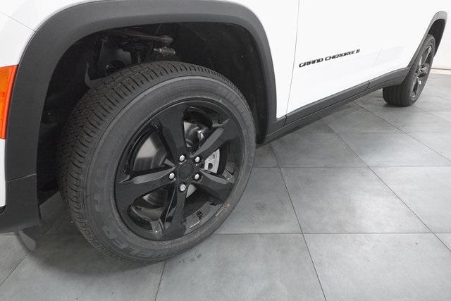 2025 Jeep Grand Cherokee Altitude X photo 28