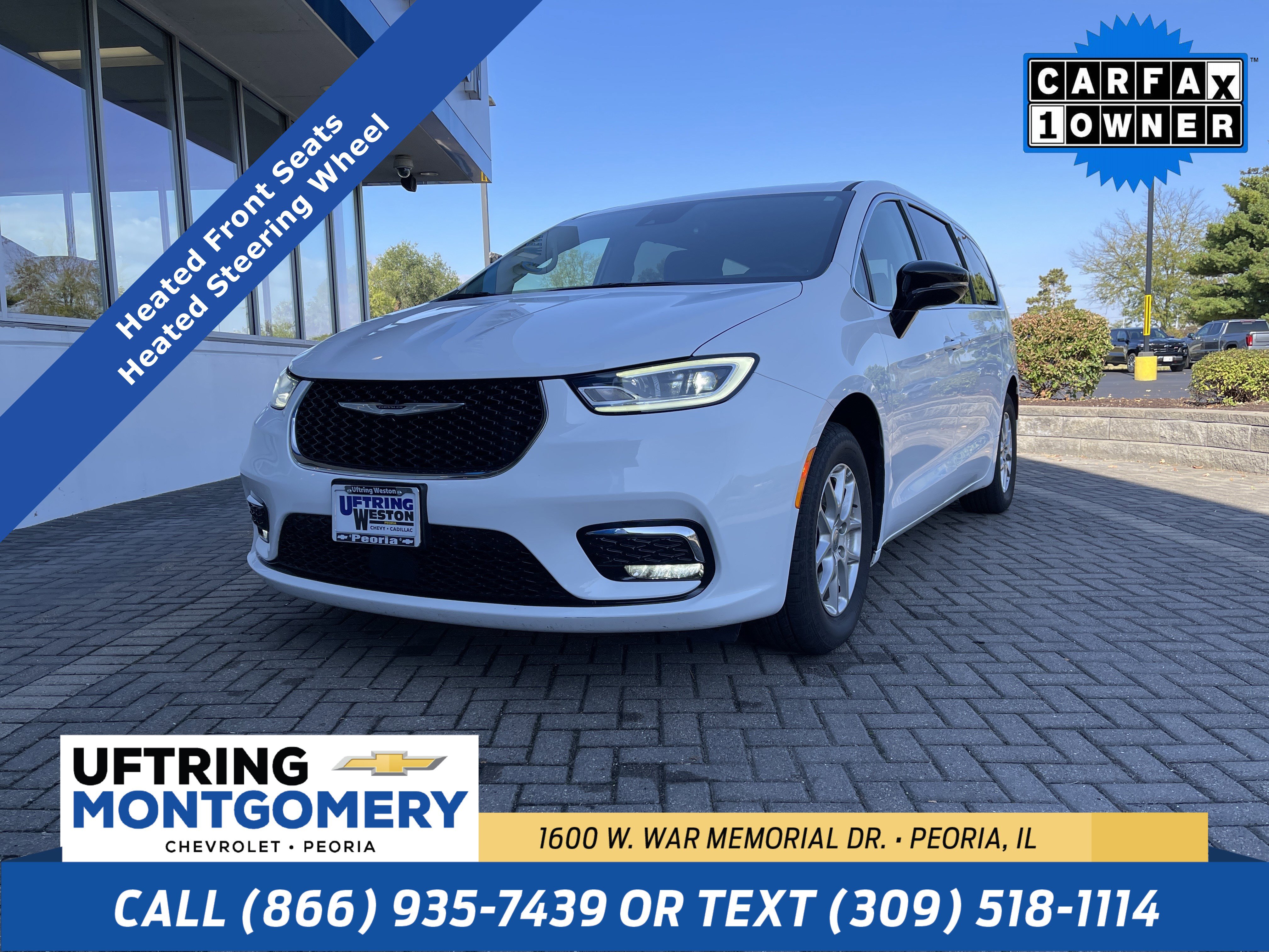 2024 Chrysler Pacifica Touring L's photo