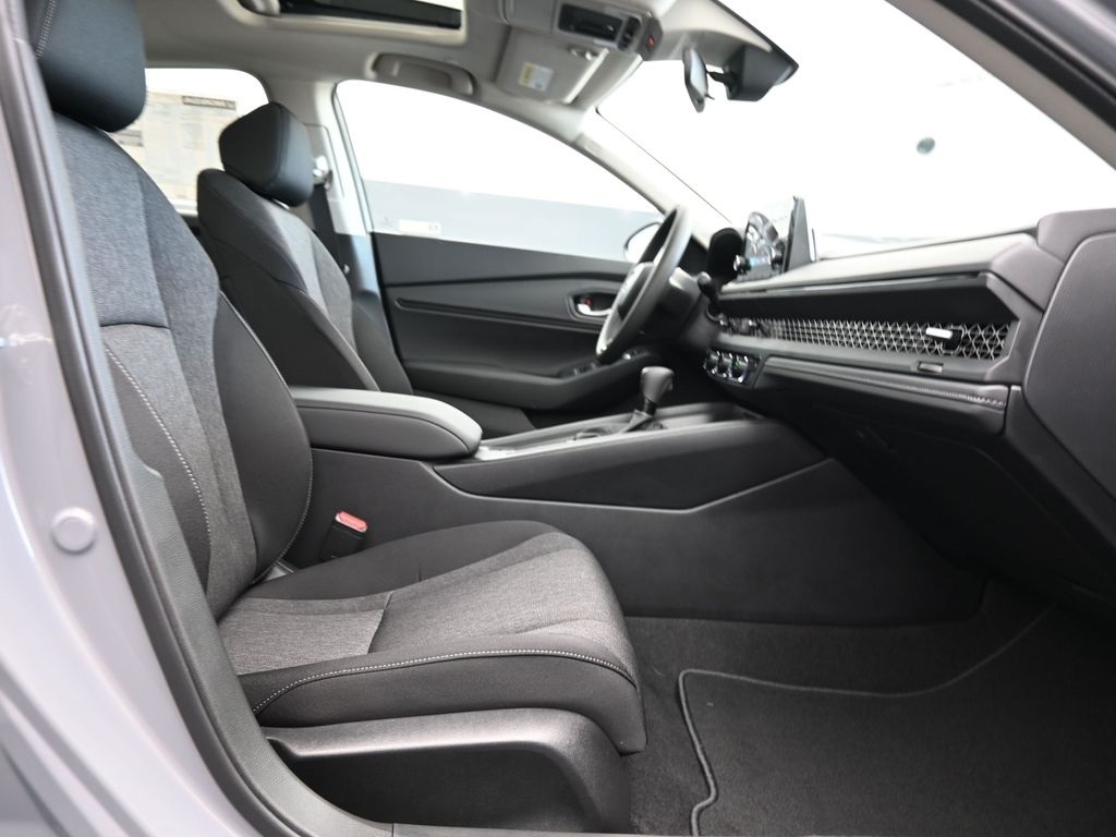 2025 Honda Accord 1.5T SE photo 30