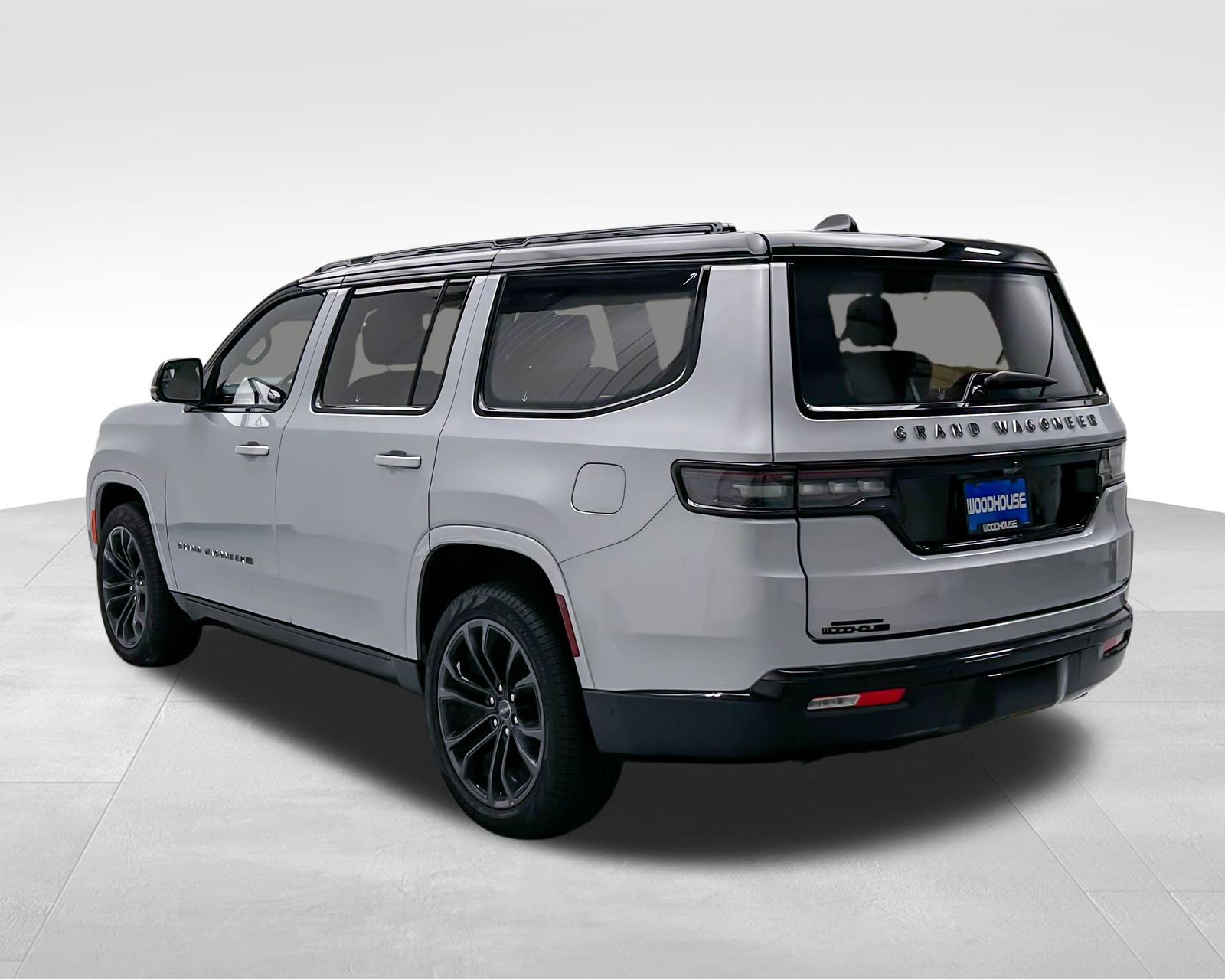 2023 Jeep Grand Wagoneer II photo 7