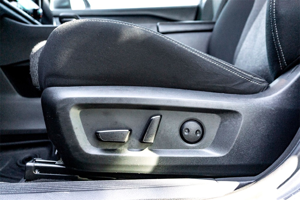 2024 Nissan Rogue SV photo 11