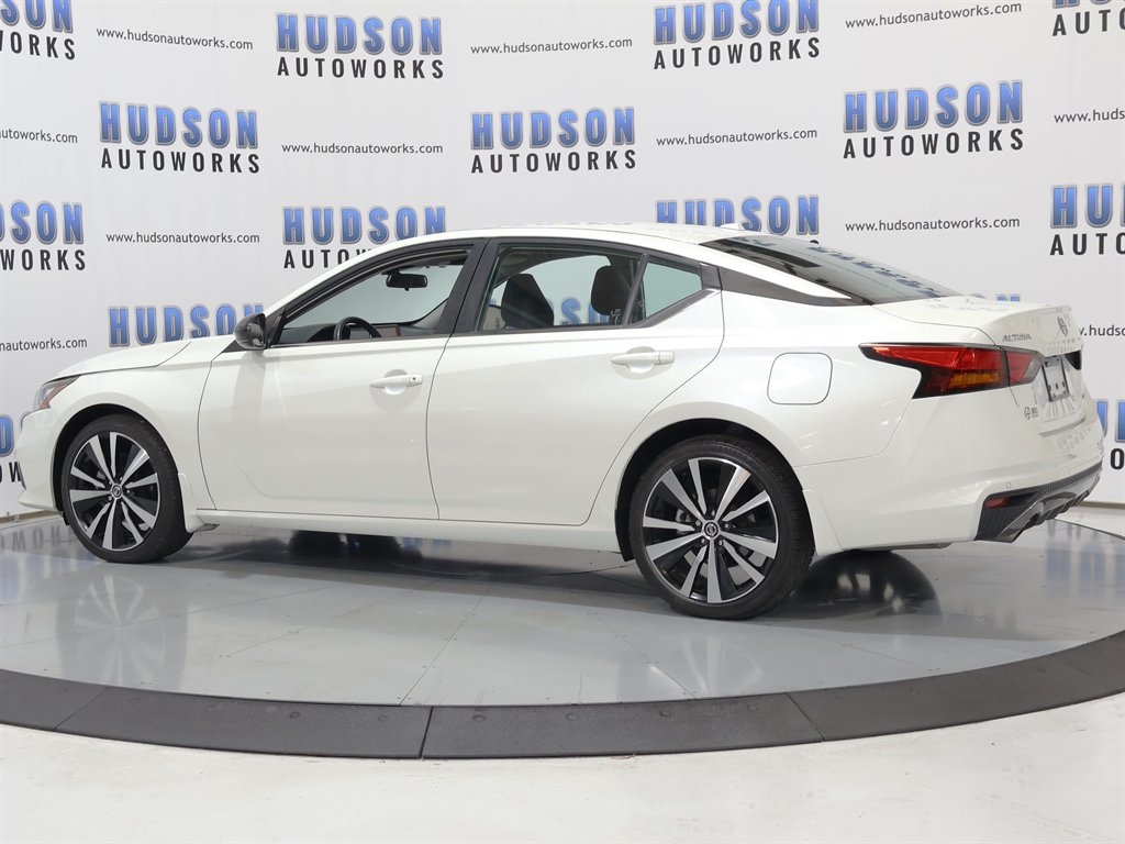 2020 Nissan Altima 2.5 SR photo 2
