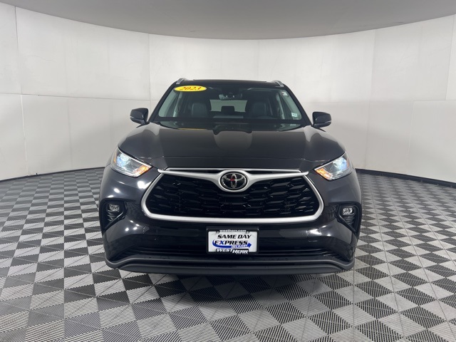 2023 Toyota Highlander L photo 2