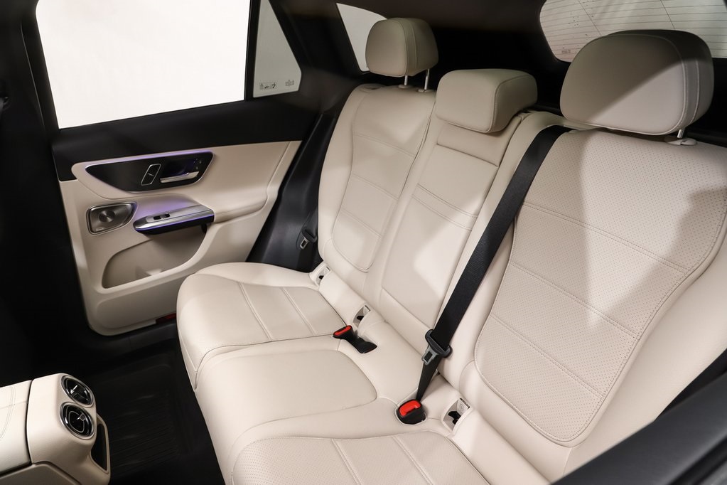 2025 Mercedes Benz GLC 300 4MATIC photo 11