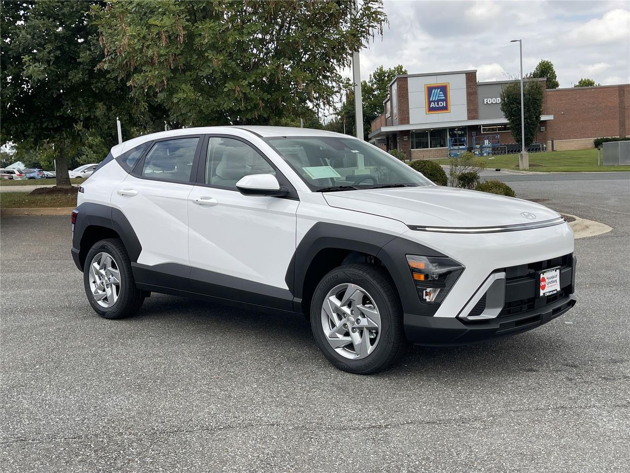 2026 Hyundai Kona SE photo 2