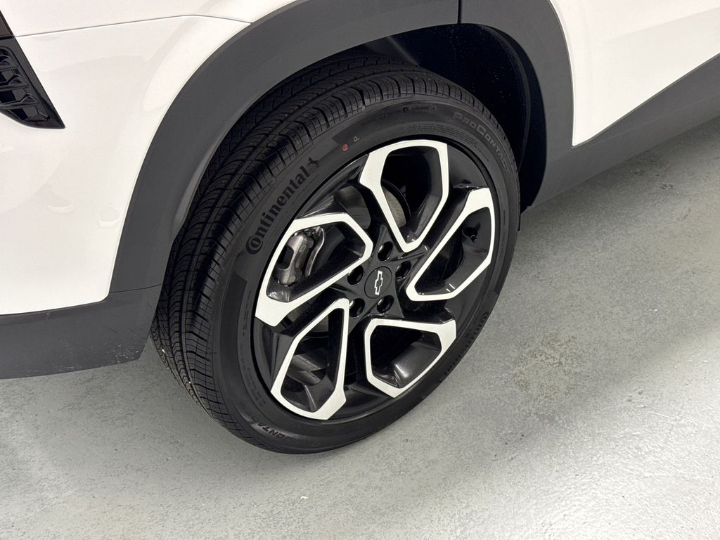 2025 Chevrolet Trax photo 10