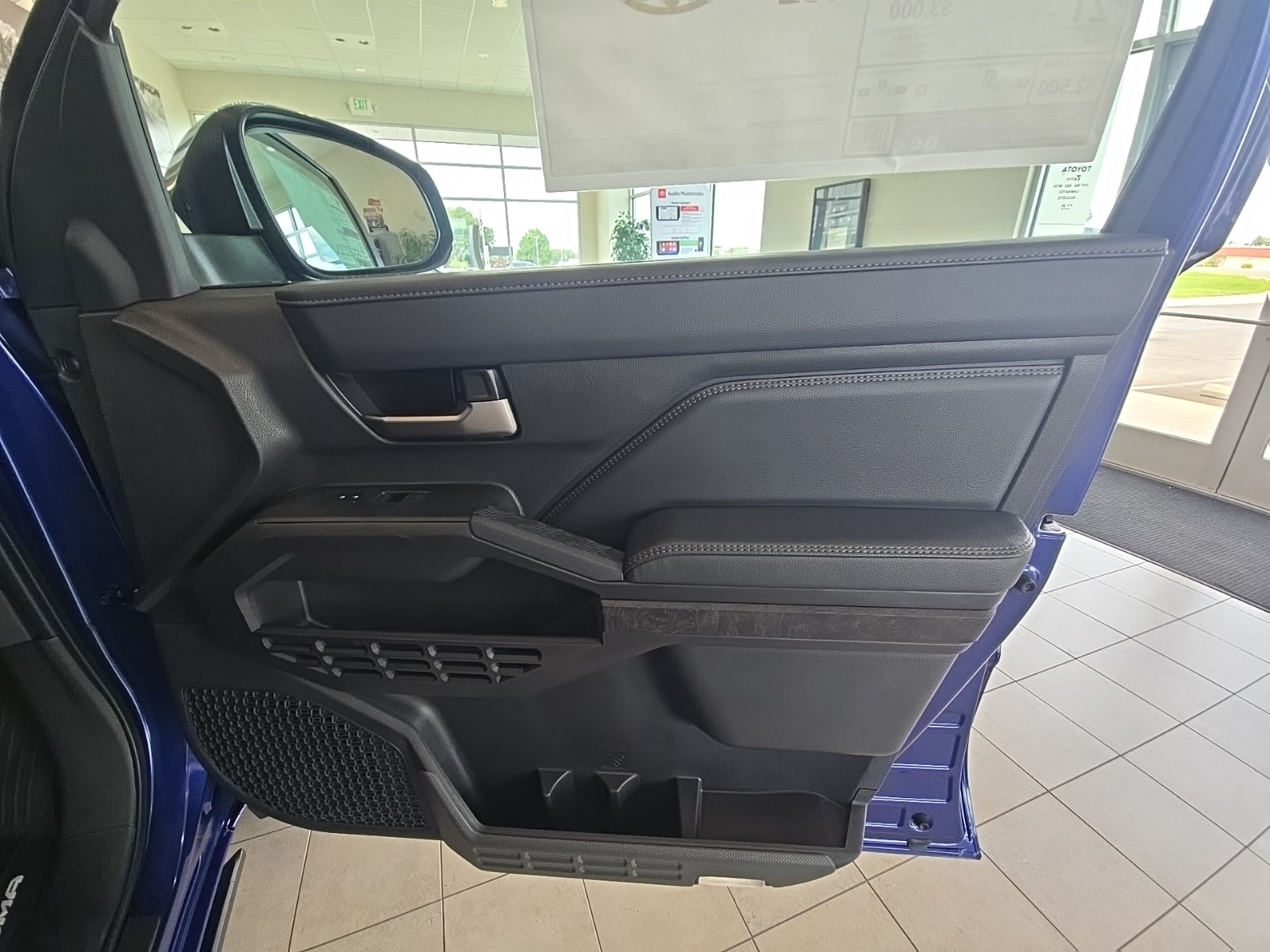 2025 Toyota Tacoma Limited 4x4 Double Cab photo 28
