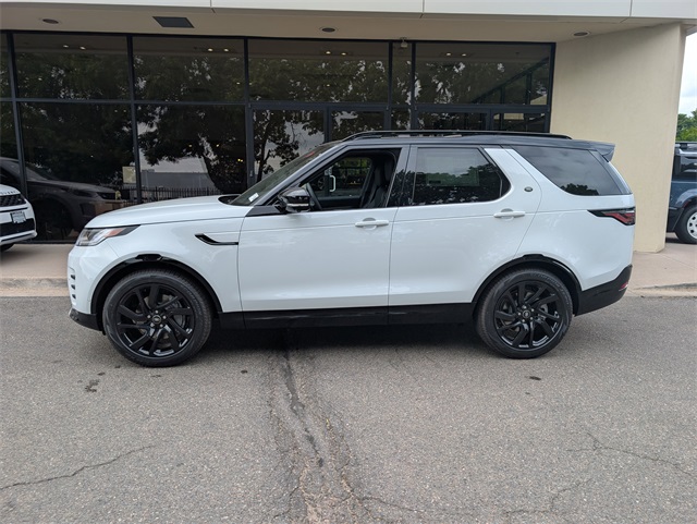 2025 Land Rover Discovery SE photo 3