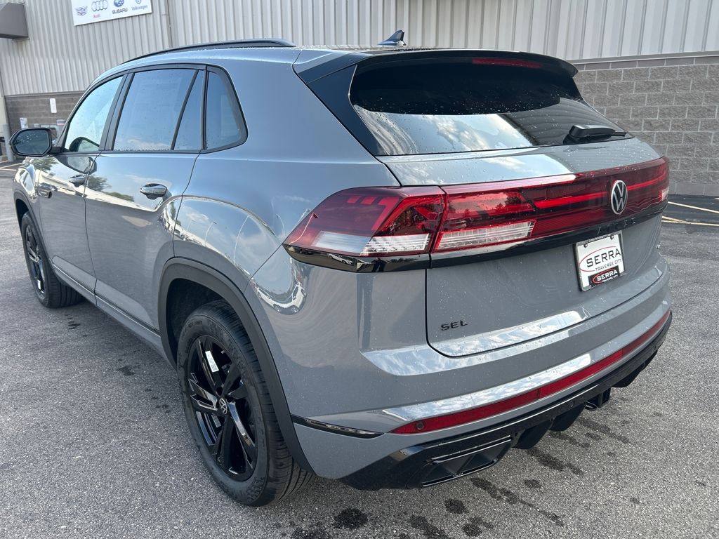 2026 Volkswagen Atlas Cross Sport SEL R-Line photo 3