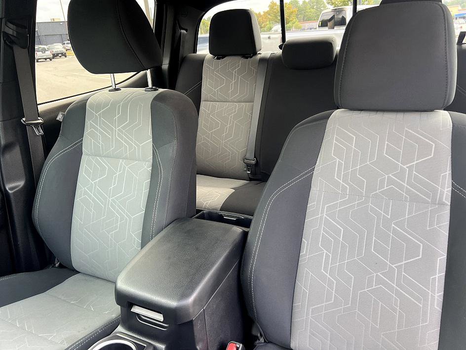 2023 Toyota Tacoma TRD Off-Road photo 13