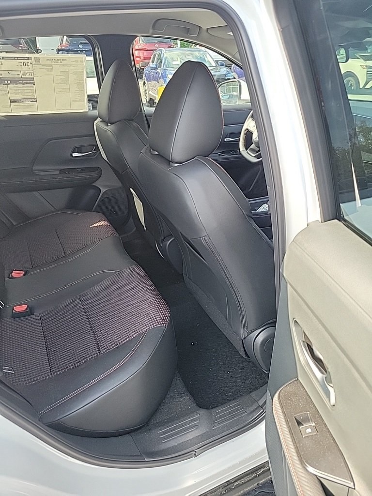 2026 Nissan Kicks SR photo 24