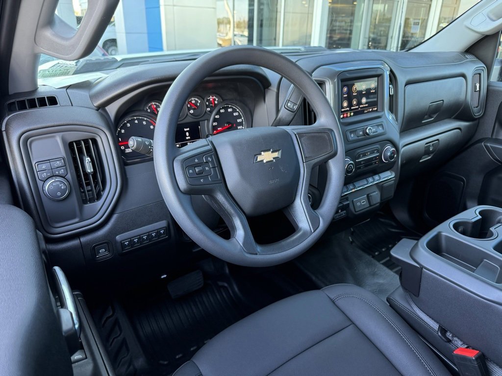 2025 Chevrolet Silverado 2500HD Work Truck photo 2