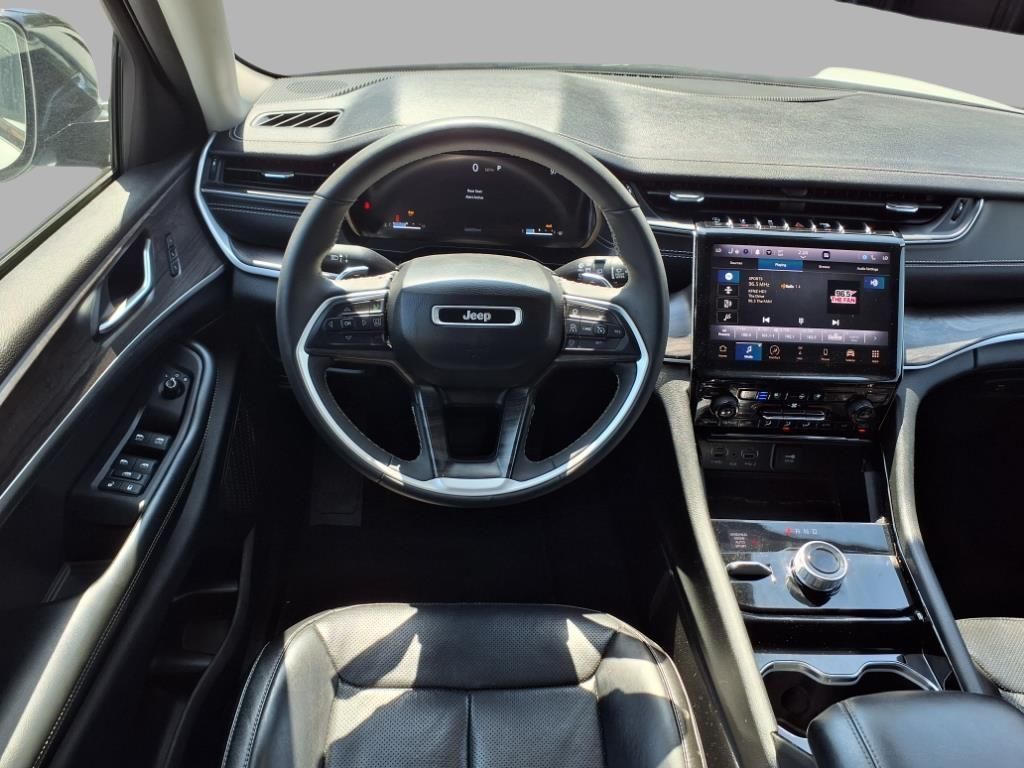2023 Jeep Grand Cherokee Limited photo 3