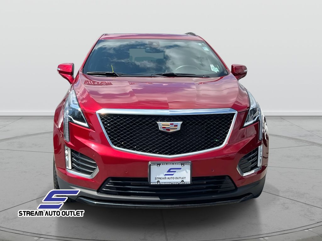 2022 Cadillac XT5 Sport photo 2