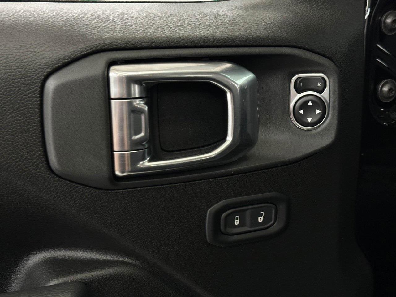 2025 Jeep Gladiator Sport S photo 22