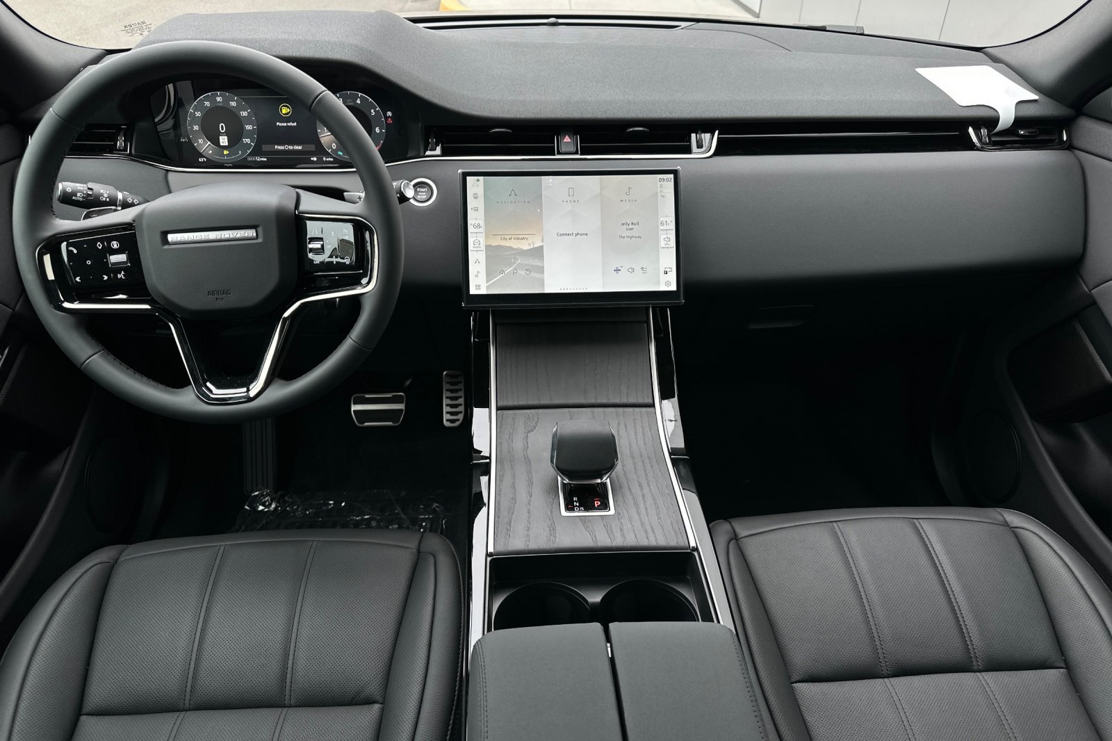 2026 Land Rover Range Rover Evoque Dynamic SE photo 15