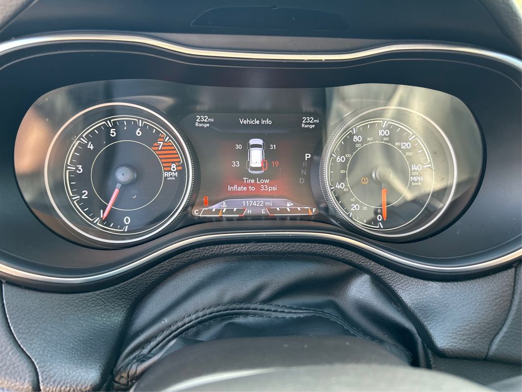 2019 Jeep Cherokee Limited photo 18