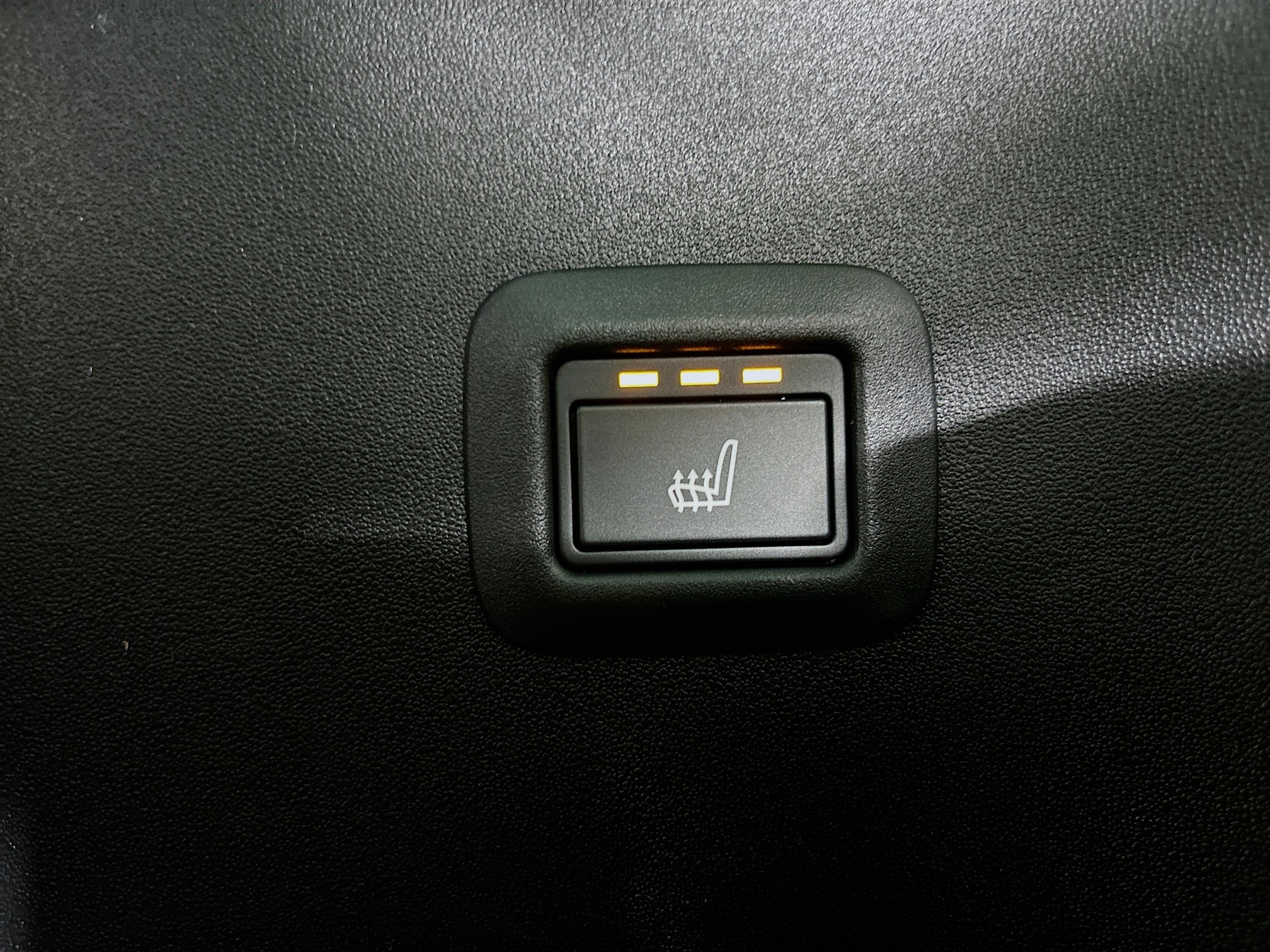2025 Land Rover Defender 130 S photo 30