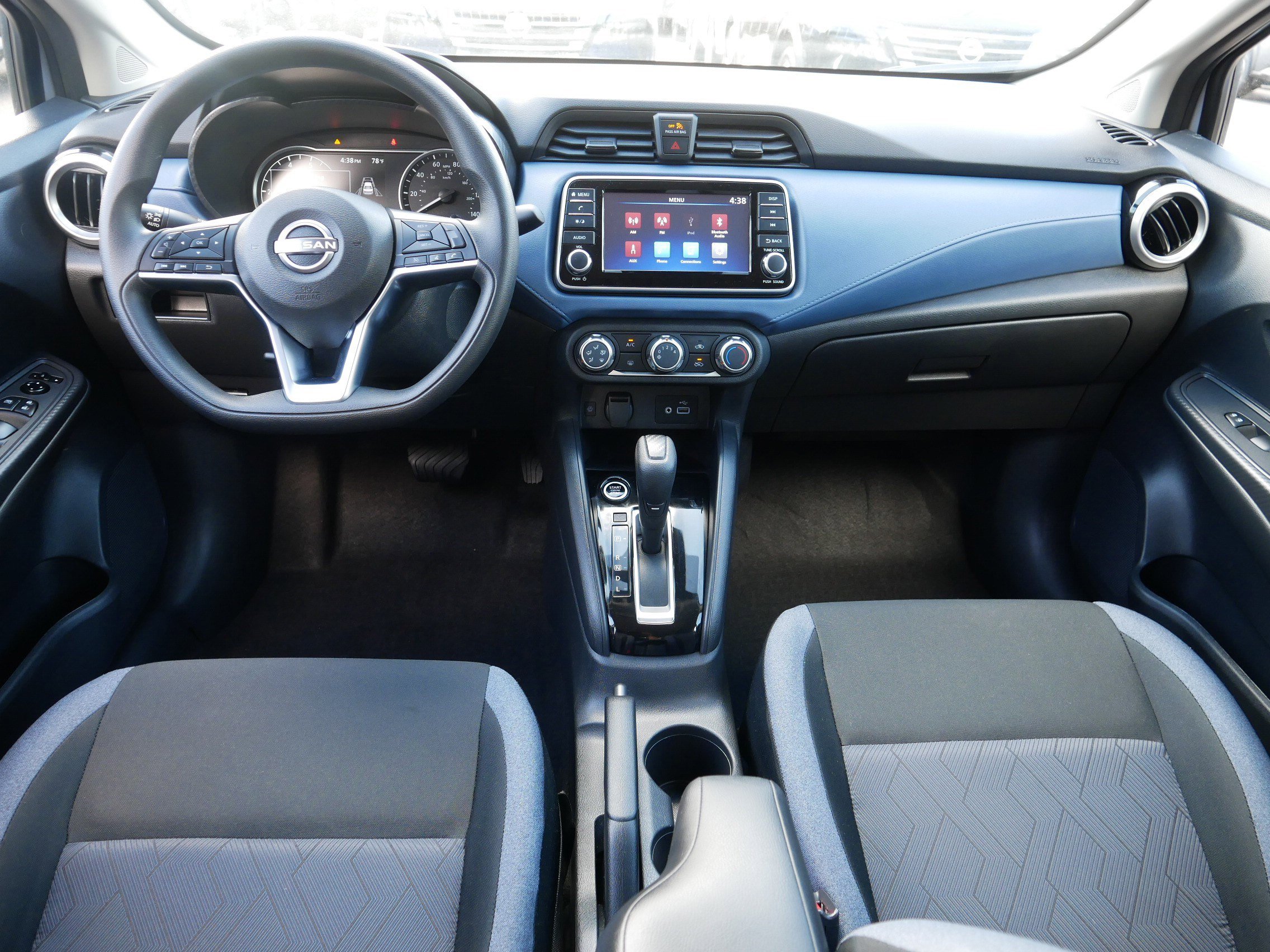2024 Nissan Versa SV photo 10